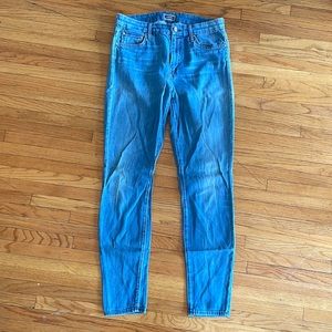 Mother jeans light wash skinny leg denim. So comfy!